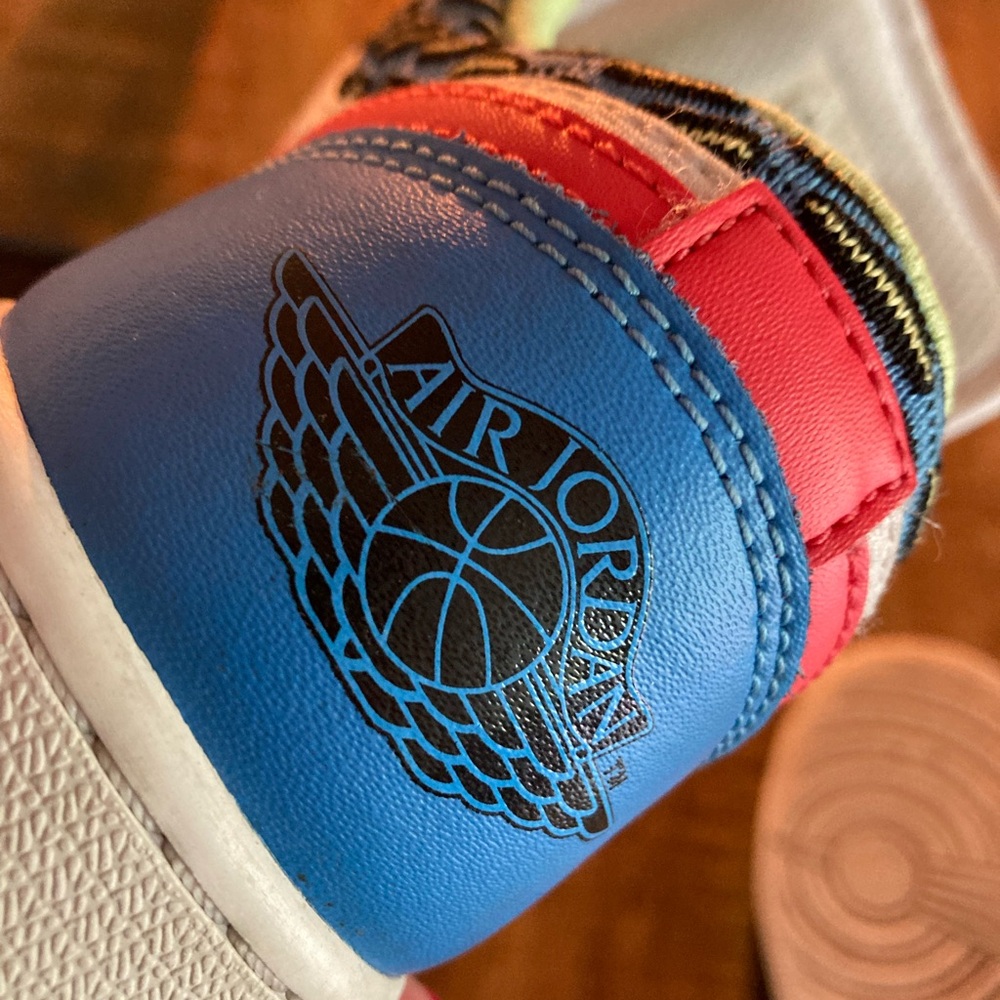 Jordan 1 Low Children's Art (GS) size US 5Y